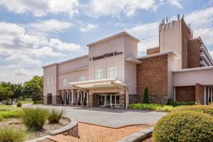 DoubleTree by Hilton Hotel Raleigh - Brownstone - University, Raleigh