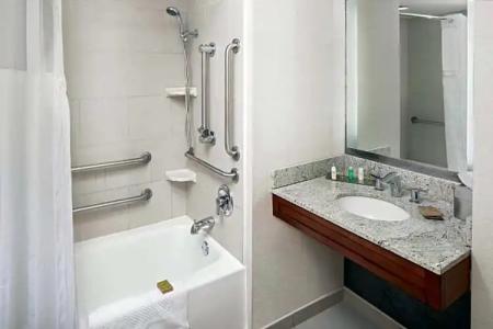 DoubleTree by Hilton South Bend - 55