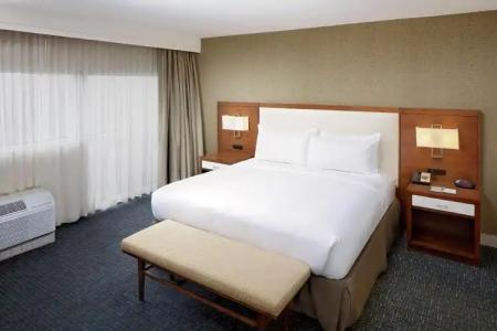 DoubleTree by Hilton South Bend - 71
