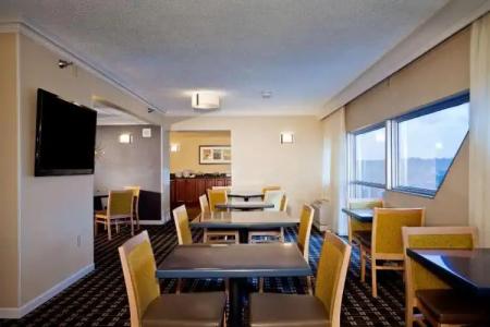 DoubleTree by Hilton South Bend - 52