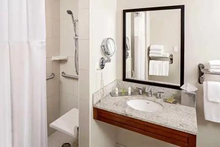 DoubleTree by Hilton South Bend - 37