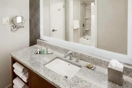 DoubleTree by Hilton South Bend - 45