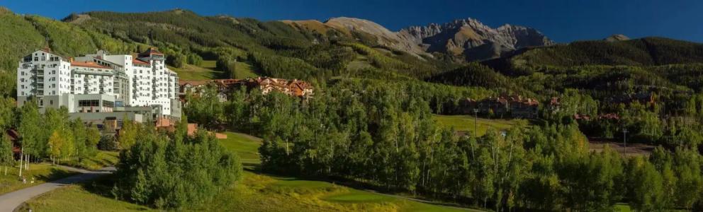 The Peaks Resort and Spa - 34