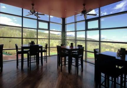 The Peaks Resort and Spa - 22