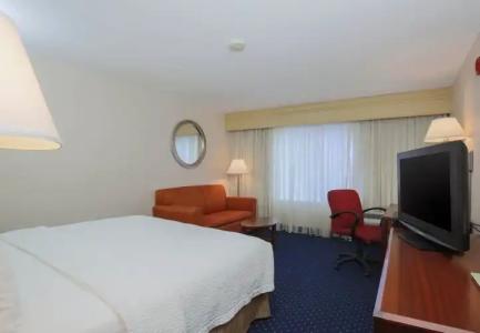 Courtyard by Marriott Topeka - 1