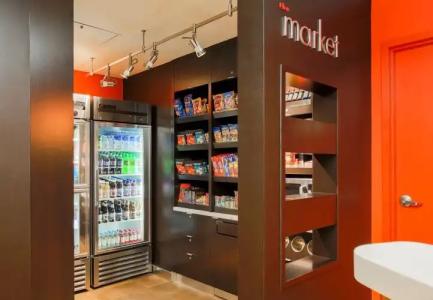 Courtyard by Marriott Topeka - 7