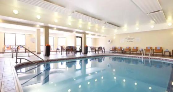 Courtyard by Marriott Topeka - 11