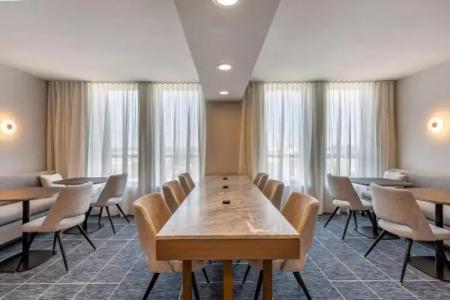 Sheraton Suites Old Town Alexandria - 136