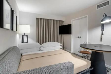 Sheraton Suites Old Town Alexandria - 87