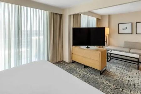 Sheraton Suites Old Town Alexandria - 85