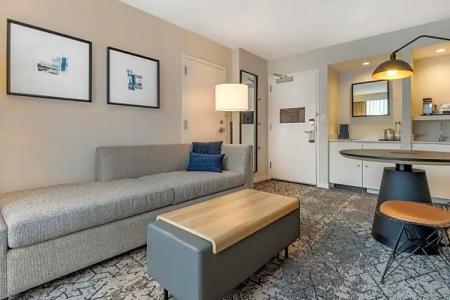 Sheraton Suites Old Town Alexandria - 119