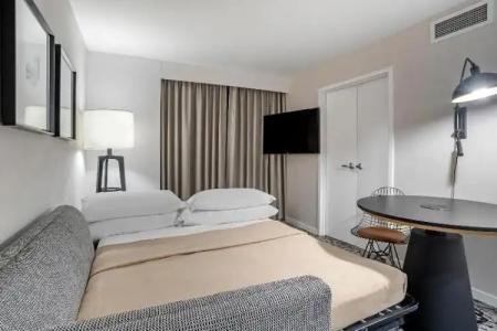 Sheraton Suites Old Town Alexandria - 125