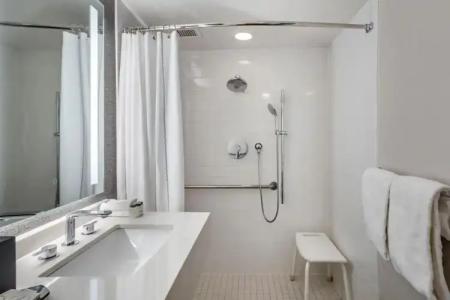 Sheraton Suites Old Town Alexandria - 24