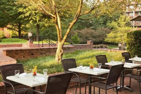 Sheraton Suites Old Town Alexandria - 6