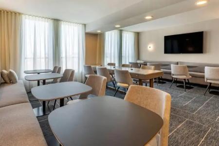 Sheraton Suites Old Town Alexandria - 72