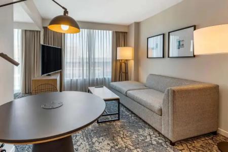 Sheraton Suites Old Town Alexandria - 43