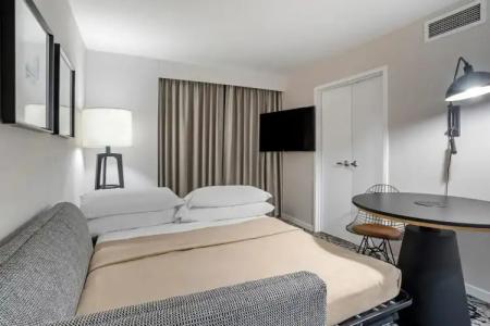 Sheraton Suites Old Town Alexandria - 23