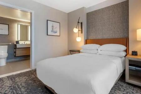 Sheraton Suites Old Town Alexandria - 159