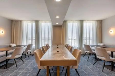 Sheraton Suites Old Town Alexandria - 96