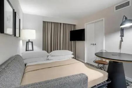 Sheraton Suites Old Town Alexandria - 63