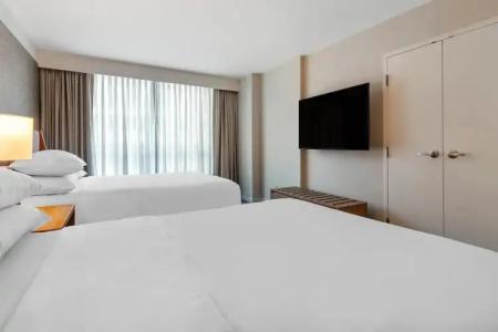 Sheraton Suites Old Town Alexandria - 57