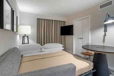 Sheraton Suites Old Town Alexandria - 143