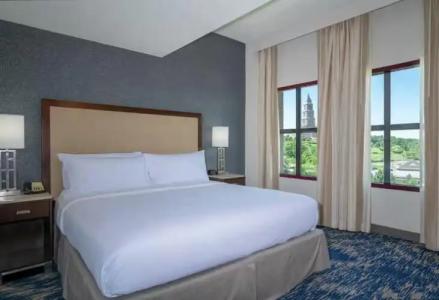 Embassy Suites by Hilton Alexandria Old Town - 56