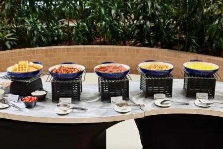 Embassy Suites by Hilton Alexandria Old Town - 10