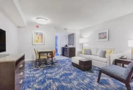 Embassy Suites by Hilton Alexandria Old Town - 57