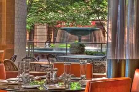 Embassy Suites by Hilton Alexandria Old Town - 33