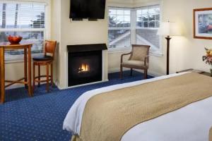 The Colonial Terrace, Carmel
