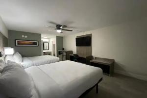Quality Inn & Suites Airport - Cruise Port, Hollywood