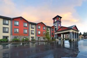 Hotel «Holiday Inn Express Vancouver North», Vancouver
