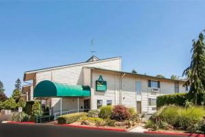 Hotel «Quality Inn & Suites Vancouver», Vancouver