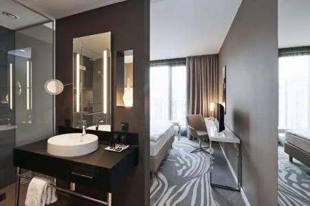 LÉGÈRE Bielefeld - 10