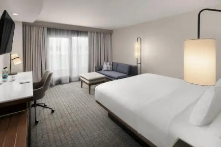 Courtyard by Marriott Seattle Bellevue/Downtown - 3