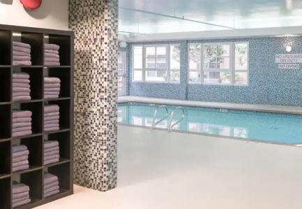 Courtyard by Marriott Seattle Bellevue/Downtown - 17