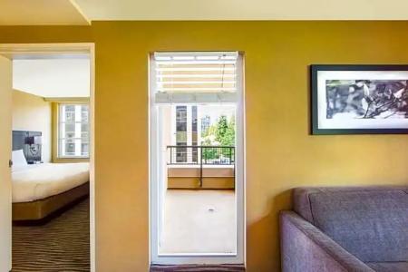 Courtyard by Marriott Seattle Bellevue/Downtown - 48