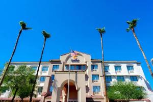 Comfort Inn & Suites Tempe Phoenix Sky Harbor Airport, Tempe