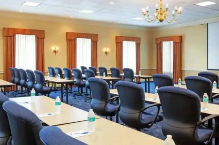 Virginia Crossings, Tapestry Collection by Hilton - 11