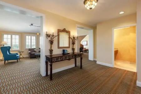 Virginia Crossings, Tapestry Collection by Hilton - 3