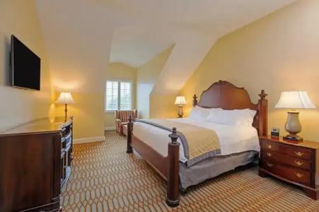 Virginia Crossings, Tapestry Collection by Hilton - 1