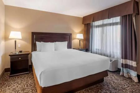 Best Western Plus Las Vegas South Henderson - 36