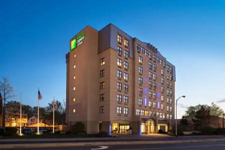 Holiday Inn Express & Suites Boston - Cambridge, an IHG