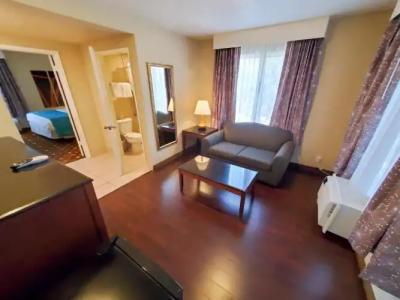 Howard Johnson by Wyndham Pasadena - 26