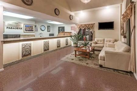 Howard Johnson by Wyndham Pasadena - 1