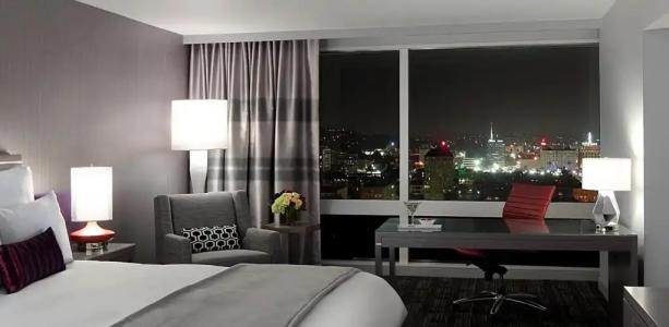 Loews Hollywood - 35