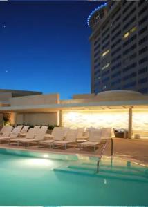 Loews Hollywood - 15