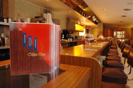 The Adler a Hollywood - 28