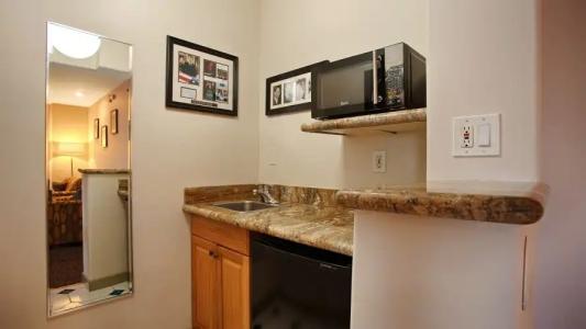 The Adler a Hollywood - 30